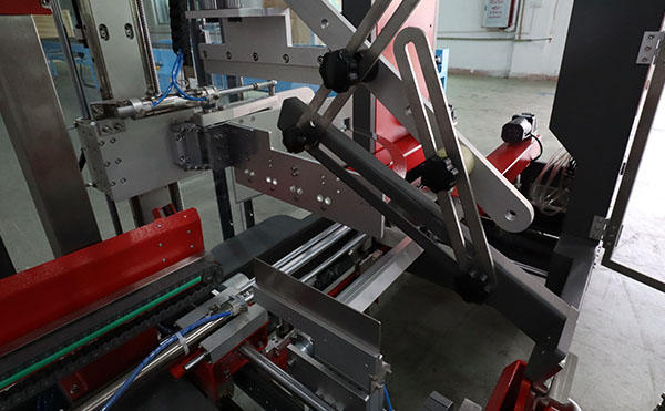 一字型全自動(dòng)封箱機(jī),封箱機(jī),封箱包裝機(jī)生產(chǎn)廠家