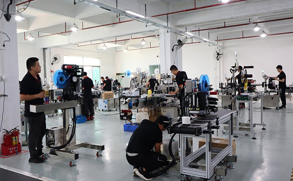 全自動(dòng)雙側(cè)面貼標(biāo)機(jī),側(cè)面貼標(biāo)機(jī),全自動(dòng)貼標(biāo)機(jī)生產(chǎn)廠(chǎng)家